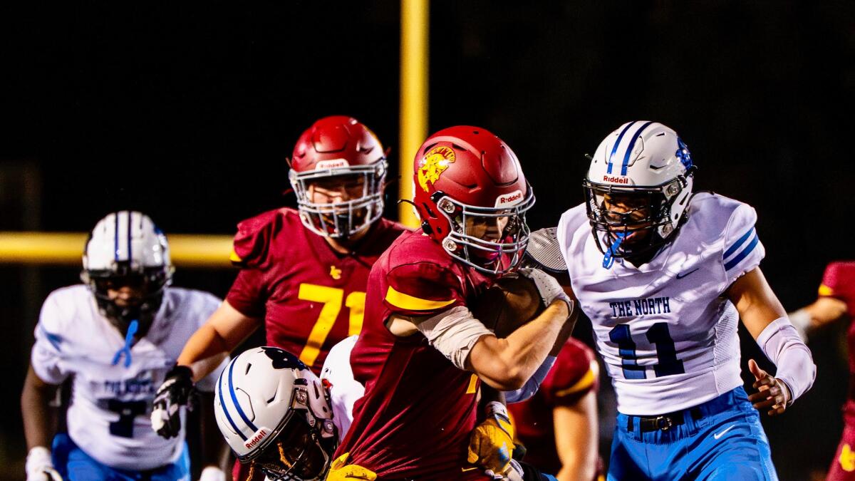Prep talk: Unbeaten La Cañada turns to running back Dash Paper